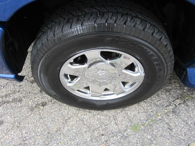 2003 Cadillac Escalade EXT Tech With Rear Entertainment