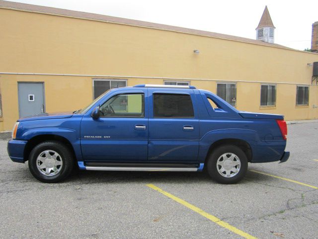 2003 Cadillac Escalade EXT Tech With Rear Entertainment