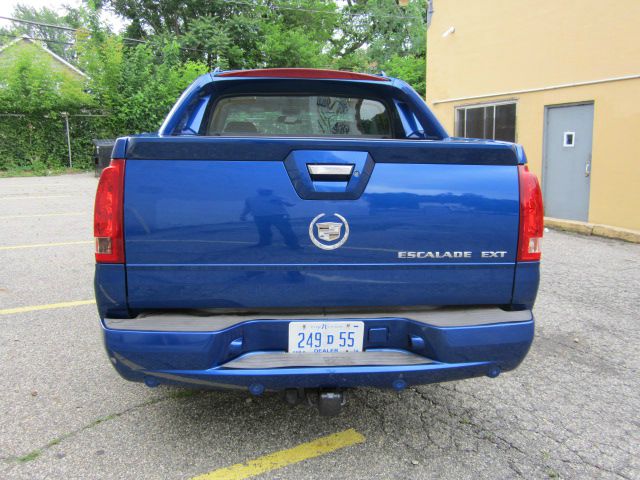 2003 Cadillac Escalade EXT Tech With Rear Entertainment