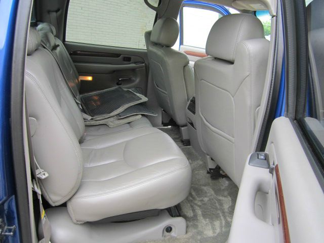 2003 Cadillac Escalade EXT Tech With Rear Entertainment