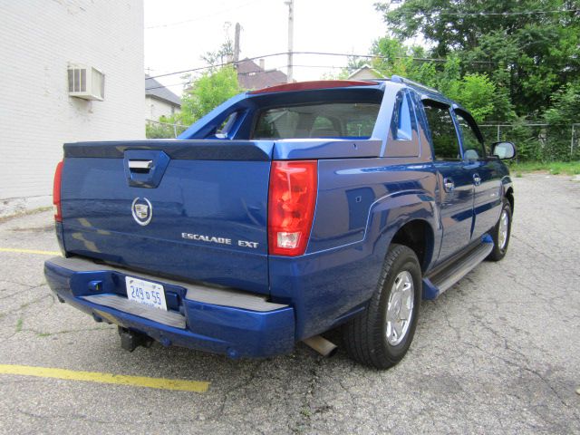 2003 Cadillac Escalade EXT Tech With Rear Entertainment