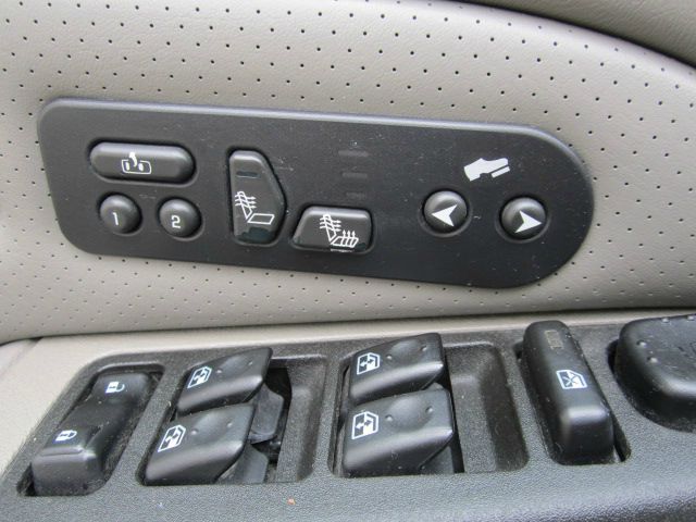 2003 Cadillac Escalade EXT Tech With Rear Entertainment