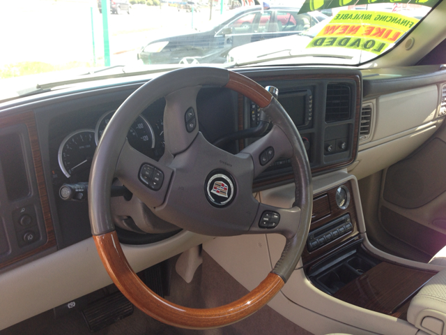2004 Cadillac Escalade EXT Tech With Rear Entertainment