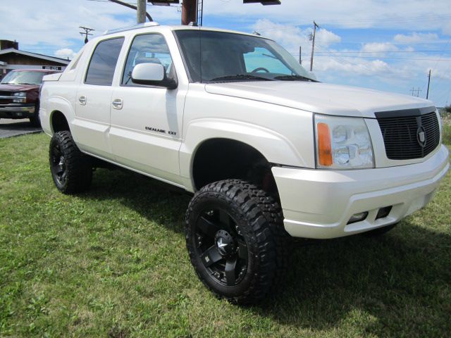 2004 Cadillac Escalade EXT Tech With Rear Entertainment