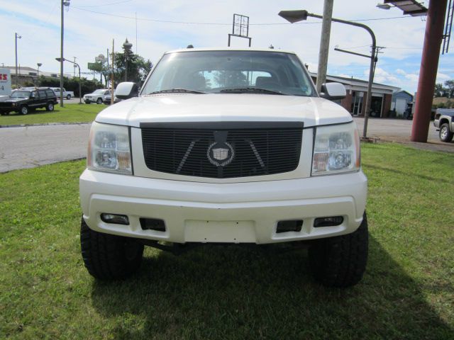 2004 Cadillac Escalade EXT Tech With Rear Entertainment