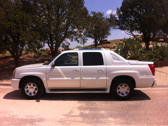 2004 Cadillac Escalade EXT Tech With Rear Entertainment