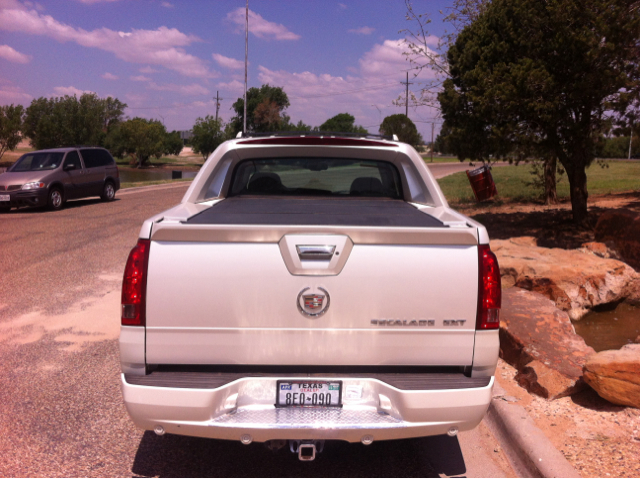 2004 Cadillac Escalade EXT Tech With Rear Entertainment
