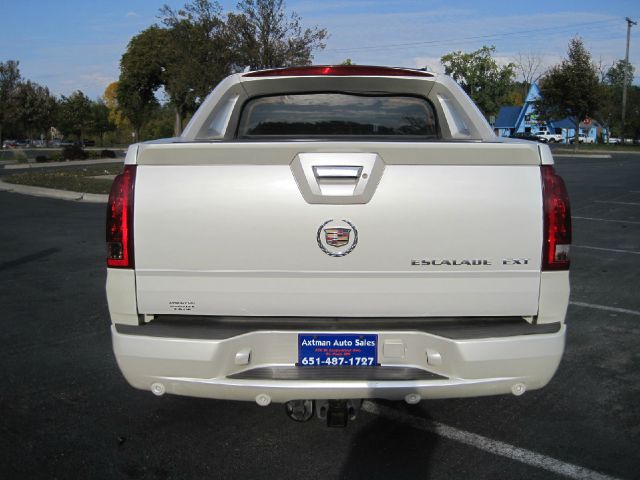 2004 Cadillac Escalade EXT Tech With Rear Entertainment