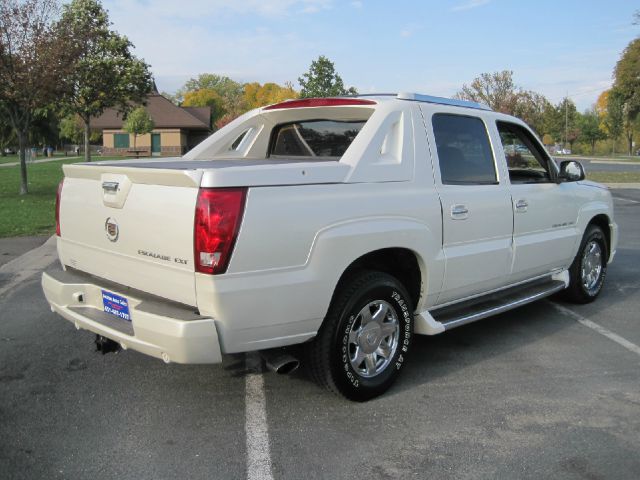 2004 Cadillac Escalade EXT Tech With Rear Entertainment