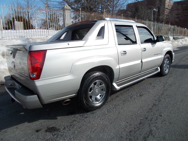 2004 Cadillac Escalade EXT Tech With Rear Entertainment