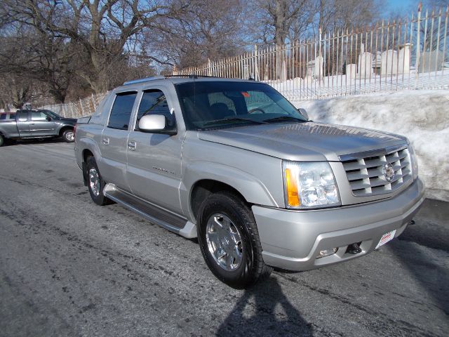 2004 Cadillac Escalade EXT Tech With Rear Entertainment