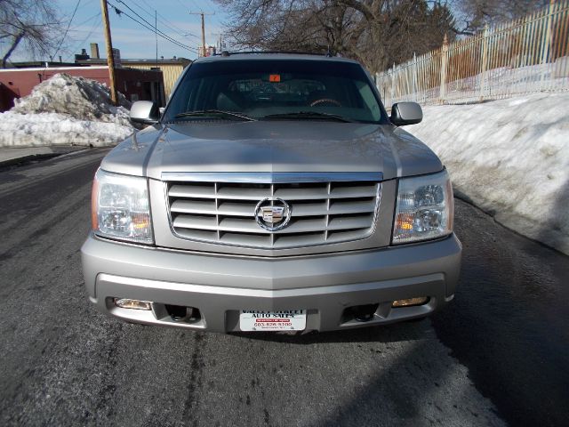 2004 Cadillac Escalade EXT Tech With Rear Entertainment
