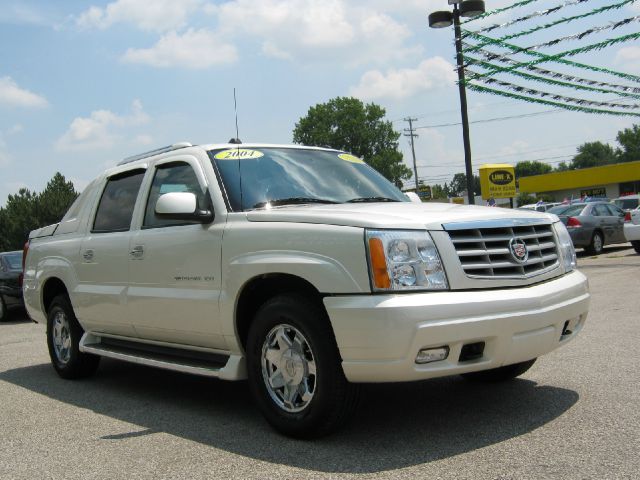 2004 Cadillac Escalade EXT Tech With Rear Entertainment