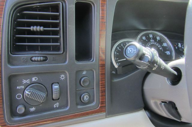 2004 Cadillac Escalade EXT Tech With Rear Entertainment