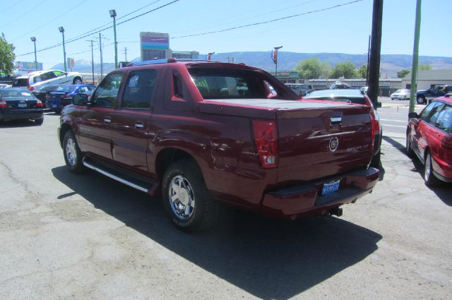 2004 Cadillac Escalade EXT Tech With Rear Entertainment