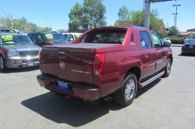 2004 Cadillac Escalade EXT Tech With Rear Entertainment