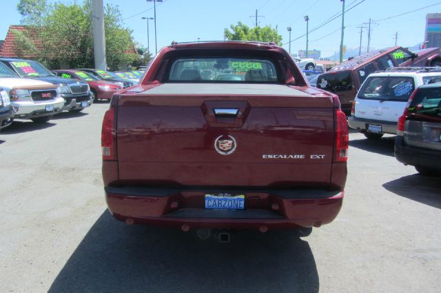 2004 Cadillac Escalade EXT Tech With Rear Entertainment