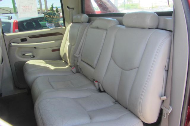 2004 Cadillac Escalade EXT Tech With Rear Entertainment
