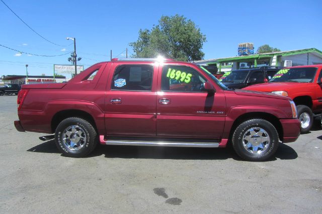 2004 Cadillac Escalade EXT Tech With Rear Entertainment