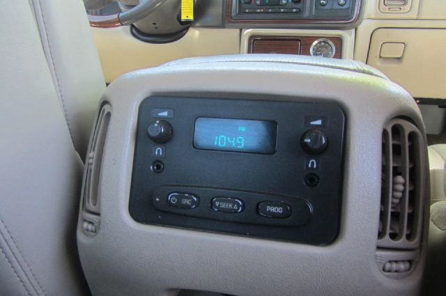 2004 Cadillac Escalade EXT Tech With Rear Entertainment
