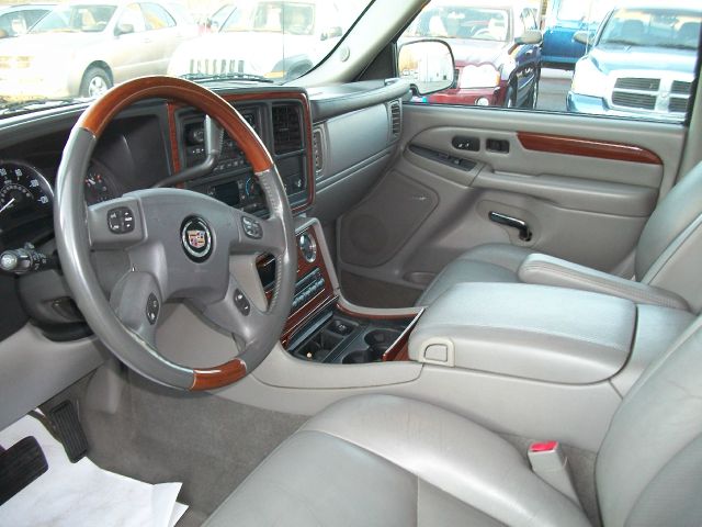 2004 Cadillac Escalade EXT Tech With Rear Entertainment