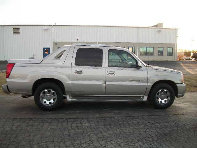 2004 Cadillac Escalade EXT Tech With Rear Entertainment