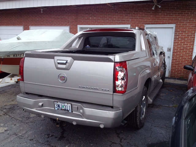 2005 Cadillac Escalade EXT Tech With Rear Entertainment