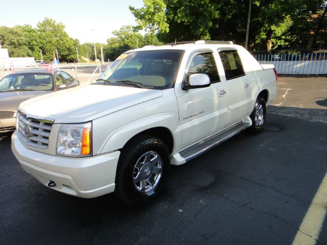 2005 Cadillac Escalade EXT Tech With Rear Entertainment