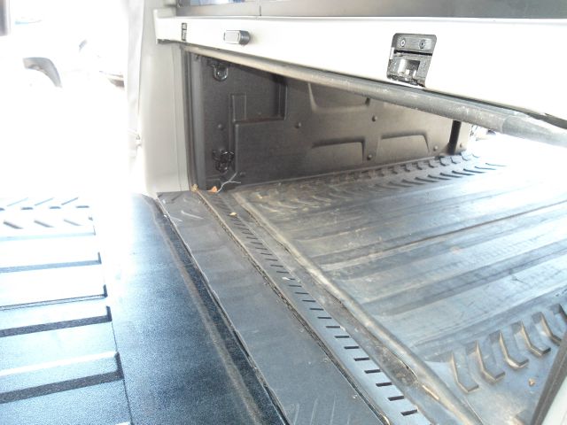 2005 Cadillac Escalade EXT Tech With Rear Entertainment