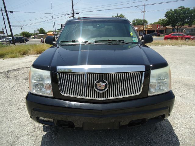 2005 Cadillac Escalade EXT Tech With Rear Entertainment