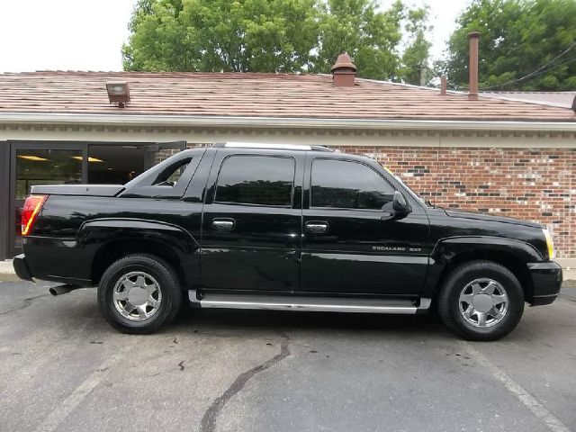 2006 Cadillac Escalade EXT Tech With Rear Entertainment