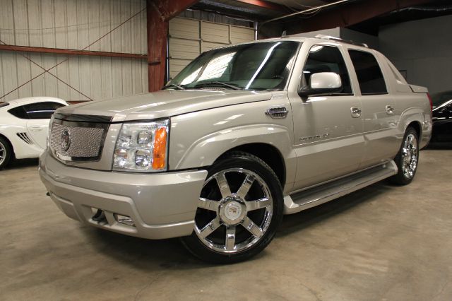 2006 Cadillac Escalade EXT Tech With Rear Entertainment