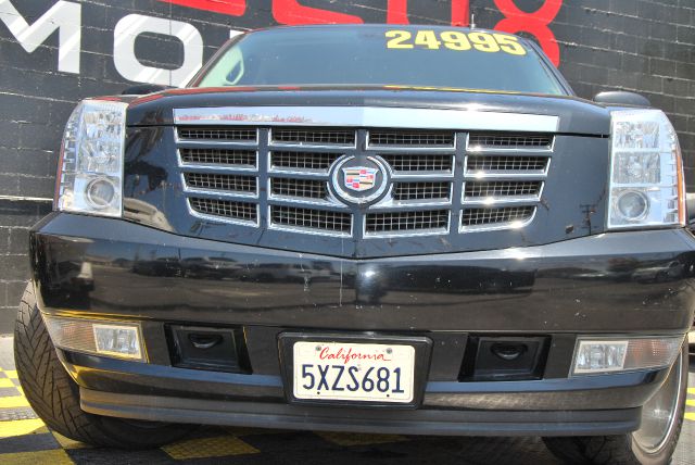 2007 Cadillac Escalade EXT Tech With Rear Entertainment