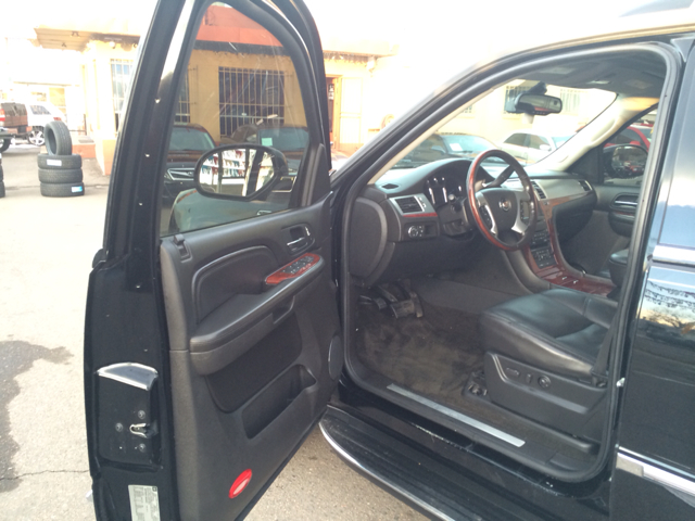 2007 Cadillac Escalade EXT Tech With Rear Entertainment