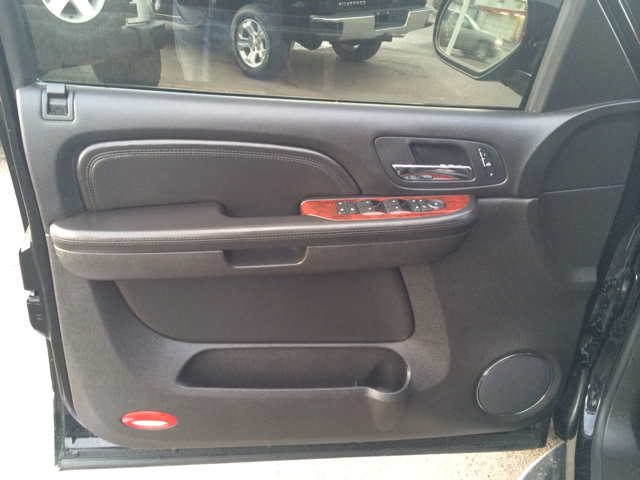 2007 Cadillac Escalade EXT Tech With Rear Entertainment