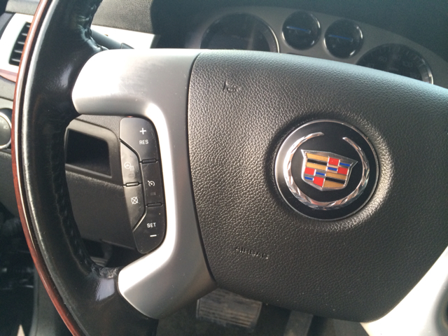 2007 Cadillac Escalade EXT Tech With Rear Entertainment