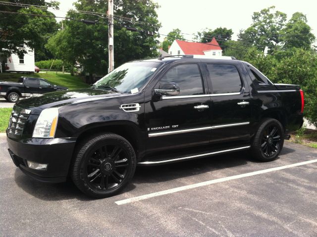 2007 Cadillac Escalade EXT Tech With Rear Entertainment