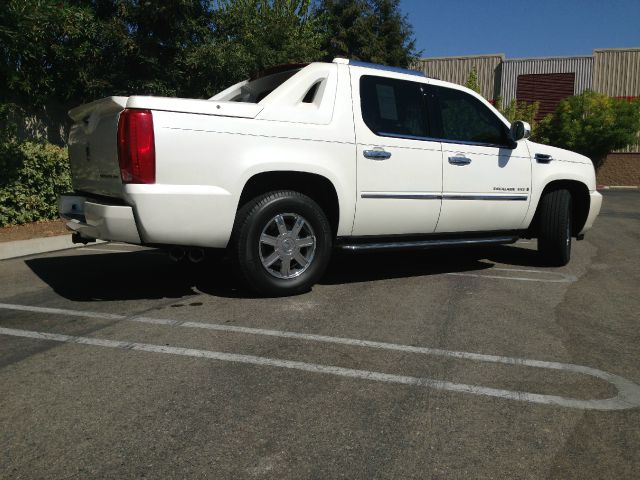 2007 Cadillac Escalade EXT Tech With Rear Entertainment