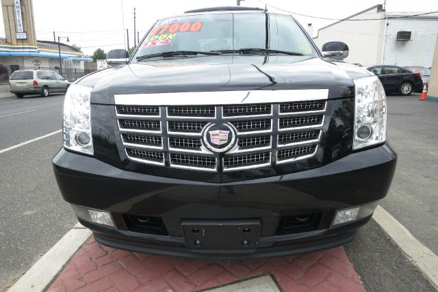 2008 Cadillac Escalade EXT Tech With Rear Entertainment