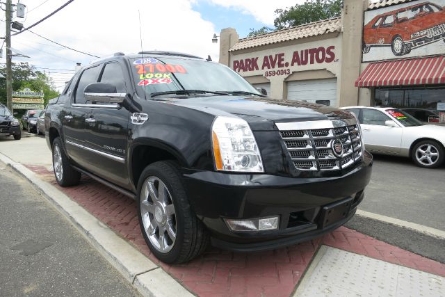 2008 Cadillac Escalade EXT Tech With Rear Entertainment
