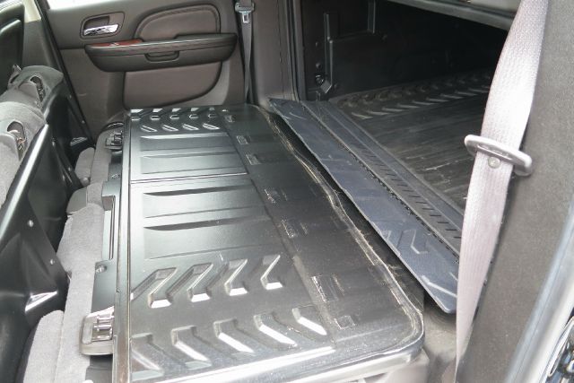 2008 Cadillac Escalade EXT Tech With Rear Entertainment