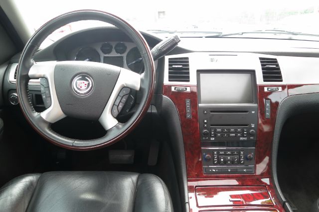 2008 Cadillac Escalade EXT Tech With Rear Entertainment