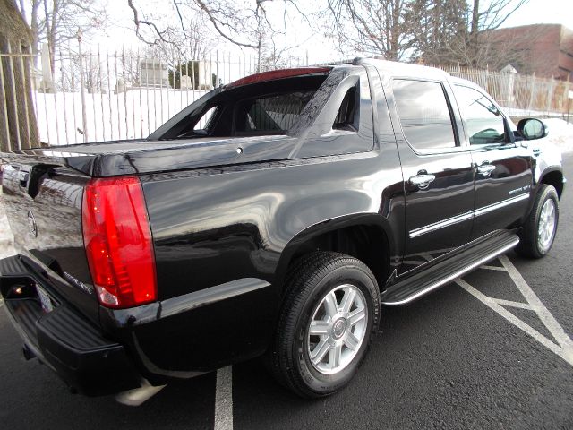 2008 Cadillac Escalade EXT Tech With Rear Entertainment
