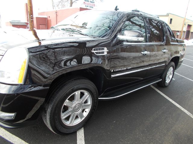 2008 Cadillac Escalade EXT Tech With Rear Entertainment