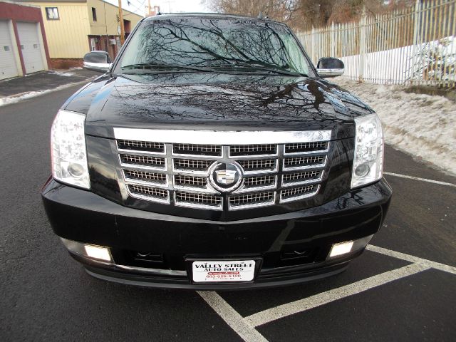 2008 Cadillac Escalade EXT Tech With Rear Entertainment