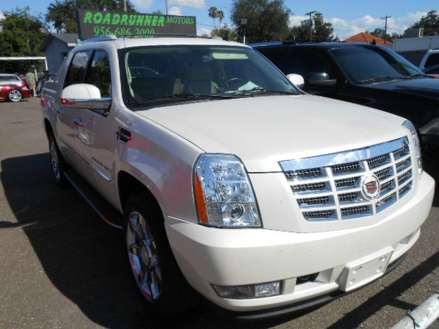 2008 Cadillac Escalade EXT Tech With Rear Entertainment
