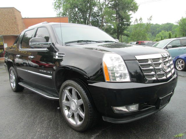 2008 Cadillac Escalade EXT Tech With Rear Entertainment