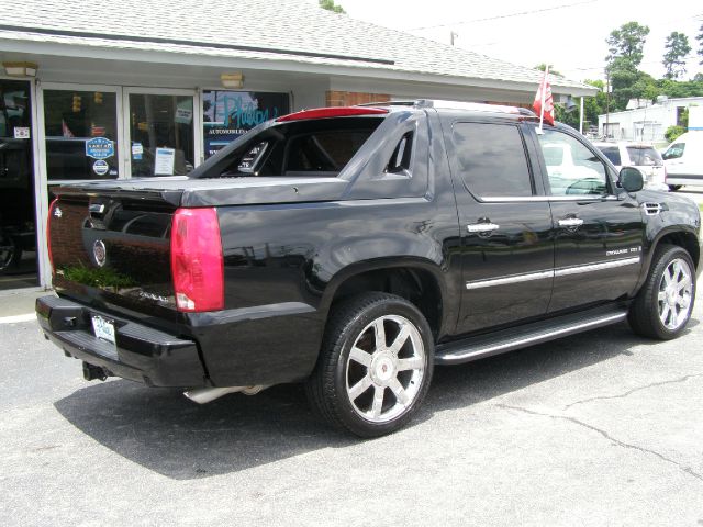 2009 Cadillac Escalade EXT Tech With Rear Entertainment