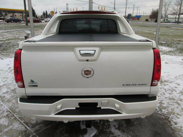 2010 Cadillac Escalade EXT Tech With Rear Entertainment