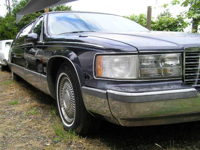 1994 Cadillac Fleetwood 2WD Crew Cab SWB Auto